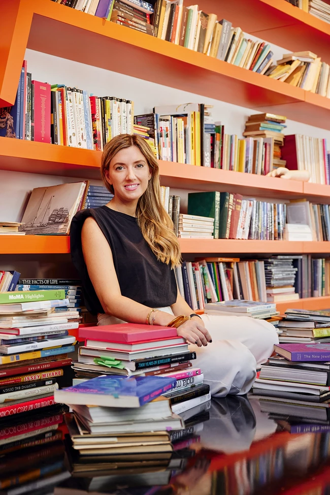 Έλενα Κουγιανού | Πώς είναι ένα 24ωρο της σχεδιάστριας κοσμημάτων