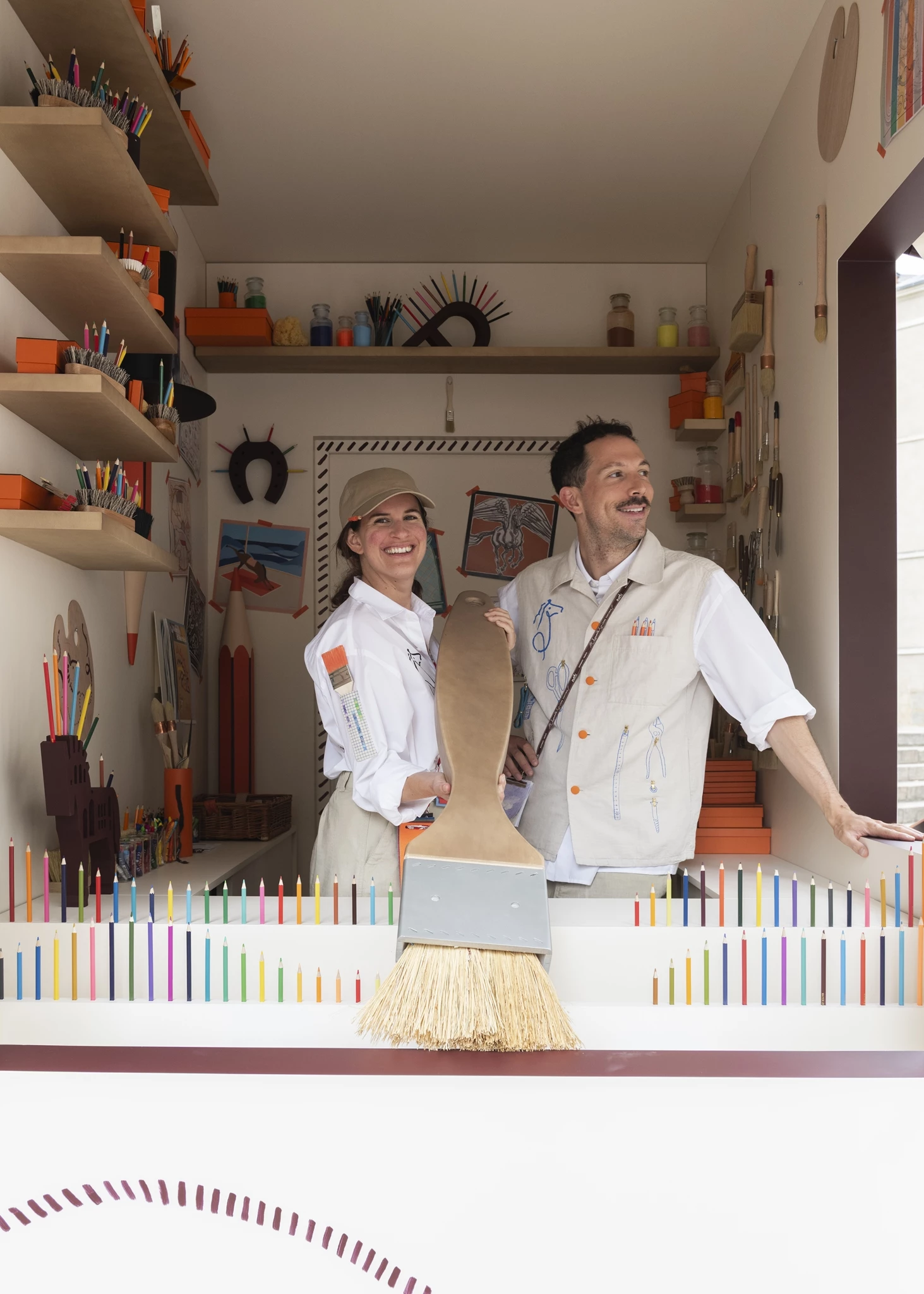 Η Hermès επιστρέφει στην Art Athina και δημιουργεί ένα υπαίθριο pop - up στούντιο σκίτσου και ζωγραφικής