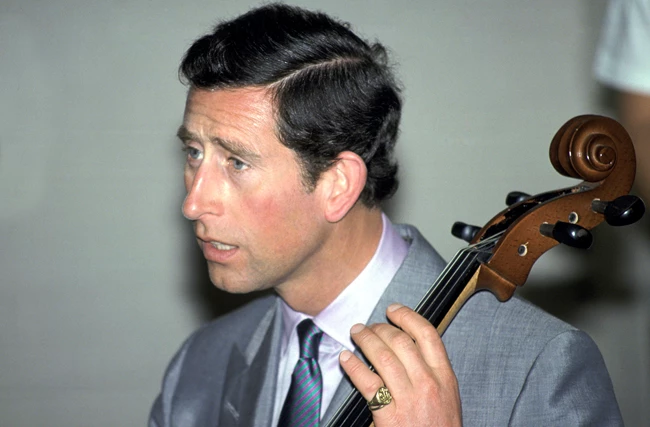 Η τρυφερή ιστορία πίσω από το chevalier δαχτυλίδι του βασιλιά Καρόλου