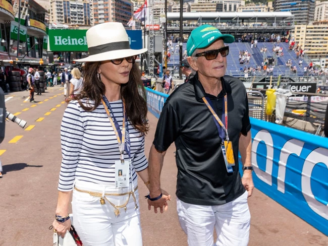 Catherine Zeta - Jones & Michael Douglas | Πιασμένοι χέρι - χέρι στην τελευταία τους δημόσια εμφάνιση