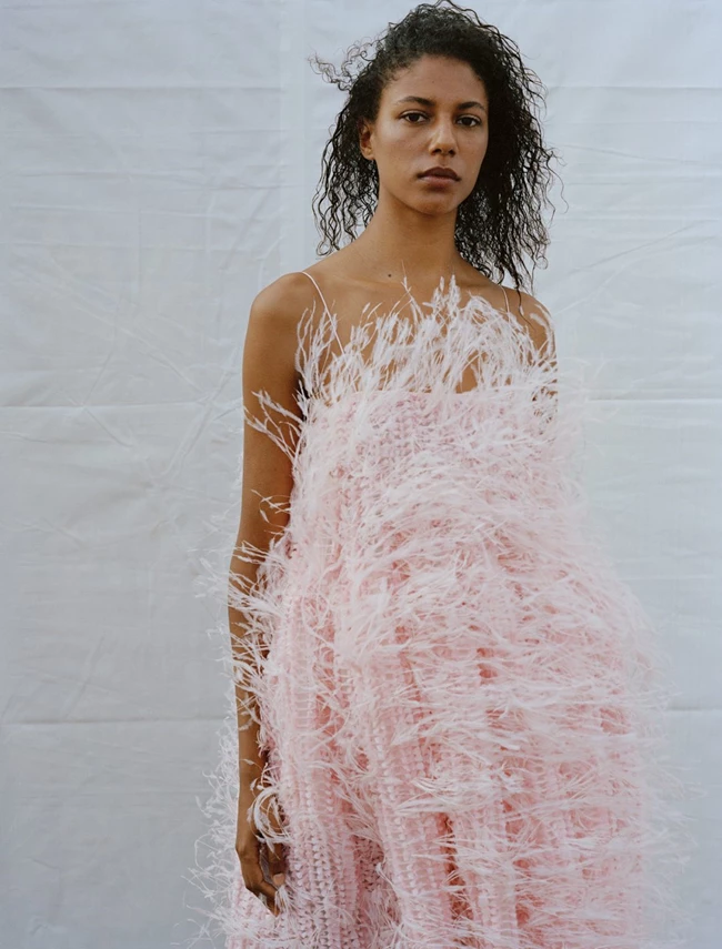 Γνωρίστε τη Cecilie Bahnsen, τη σχεδιάστρια που κρύβεται πίσω από τα πιο ωραία φορέματα