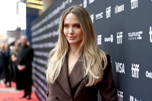 H Angelina Jolie μοιράζεται τα νεότερα για τη ζωή της μεγαλύτερης κόρης της