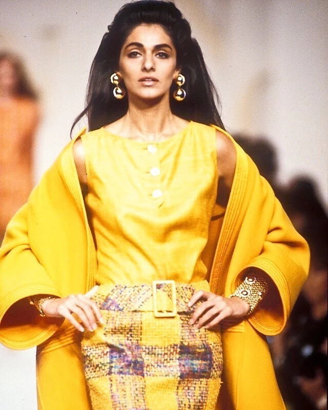 Βίκυ Κουλιανού - Valentino