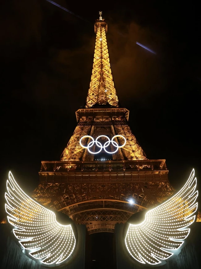 Τελετή Έναρξης  | Το φαντασμαγορικό, μεταμοντέρνο θέαμα των Γάλλων έφερε τη γιορτή μες στην πόλη- Οι καινοτομίες και η αποθέωση της Σελίν Ντιόν