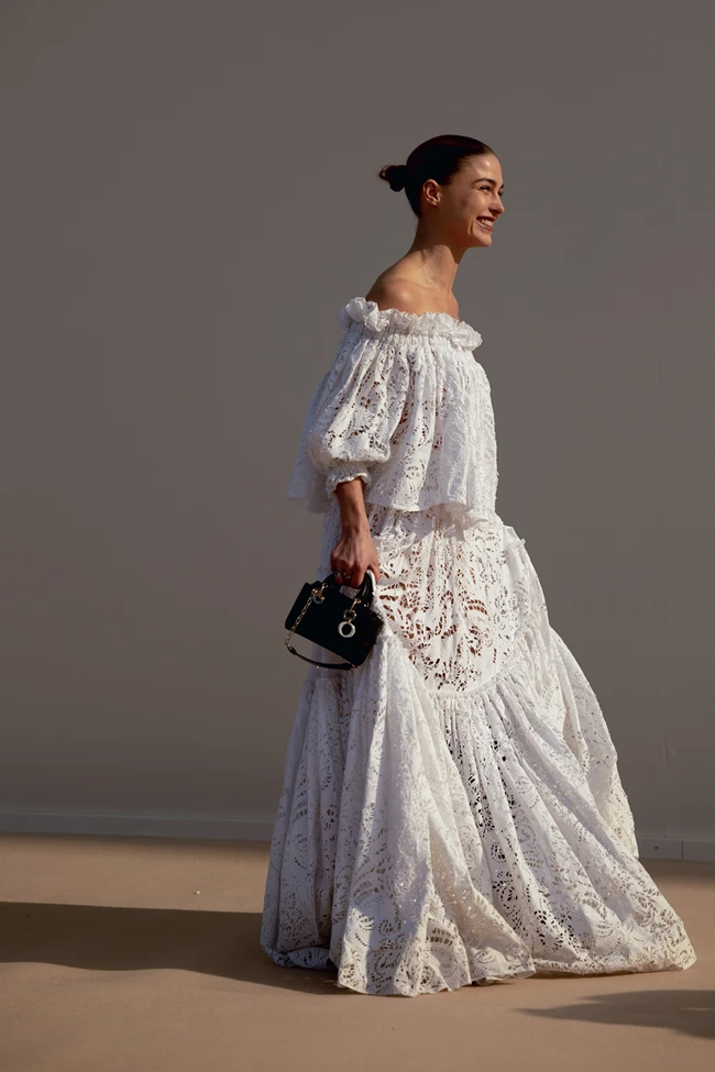 O νεορομαντισμός στο στιλ του καλοκαιριού