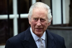 Βασιλιάς Κάρολος | Η αποκάλυψη για τον σκληρό τρόπο που έμαθε ότι η μητέρα του, βασίλισσα Ελισάβετ, έφυγε από τη ζωή