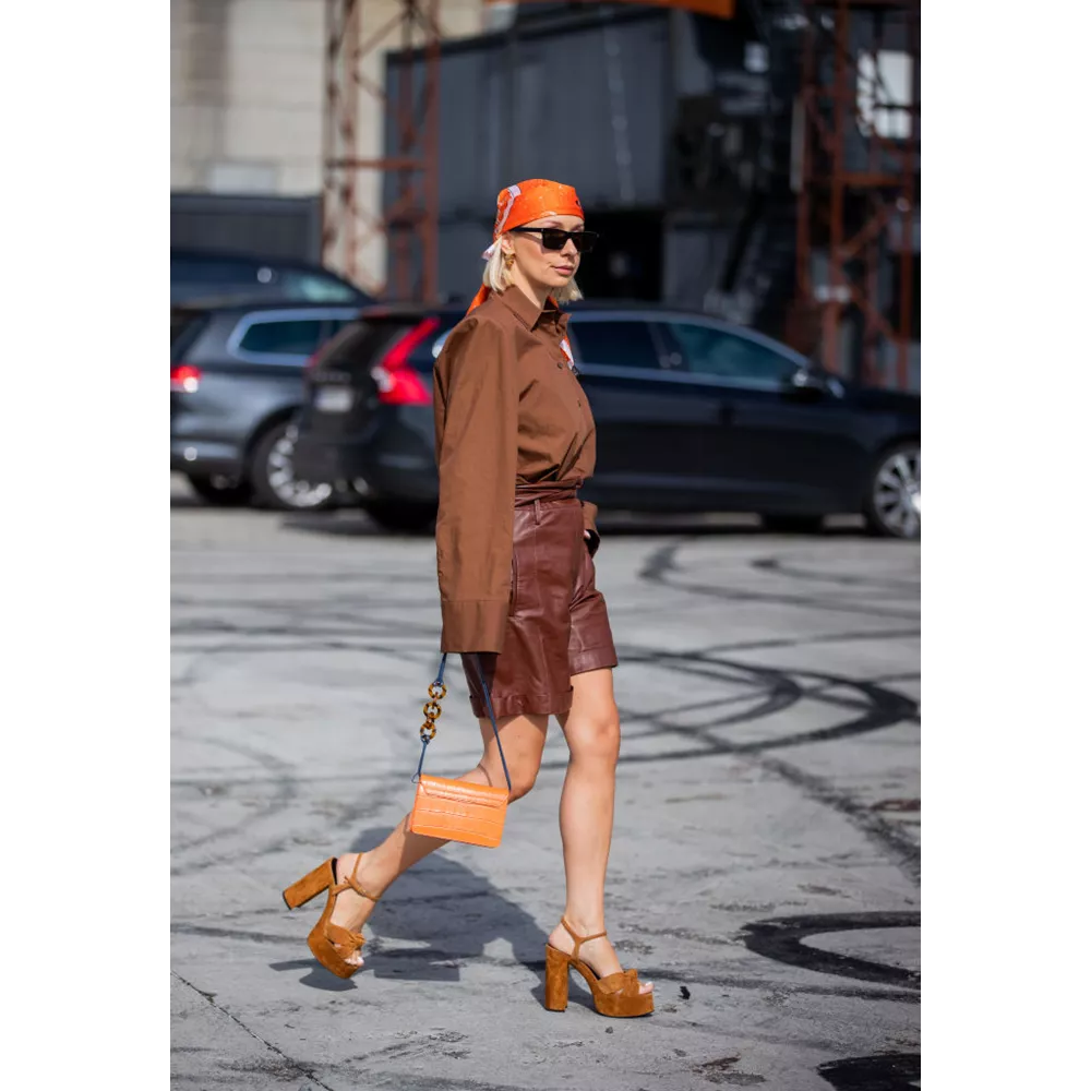 Με πλατφόρμες