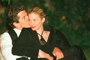 O Ryan Murphy βρήκε την Carolyn Bessette-Kennedy που έψαχνε