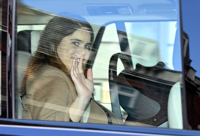 Πριγκίπισσα Ευγενία | Η επιστροφή της στο σπίτι με τον νεογέννητο γιο της