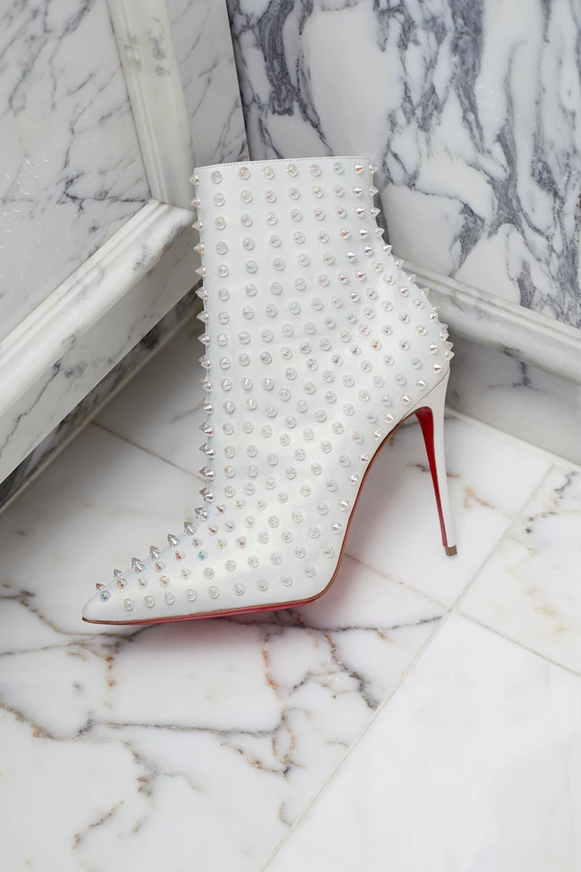 Η capsule συλλογή του Christian Louboutin είναι "all you want for Christmas"
