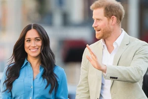 Abigail Spencer | Αποκαλύπτει ένα μυστικό για τη σειρά της Meghan Markle στο Netflix