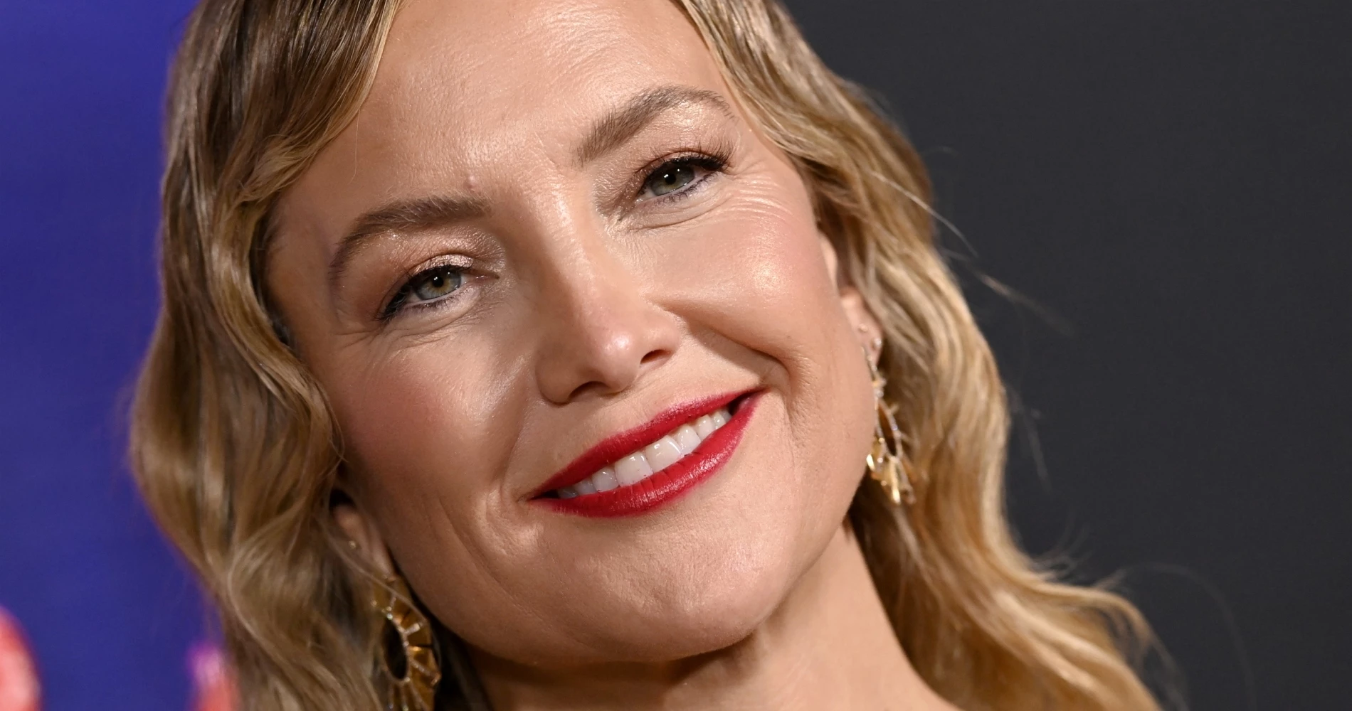 Kate Hudson | Εκθαμβωτική με old Hollywood μακιγιάζ και μαλλιά