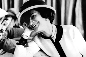 Cindy Crawford | Αυτό είναι το πολυτελές άρωμα που φορά καθημερινά