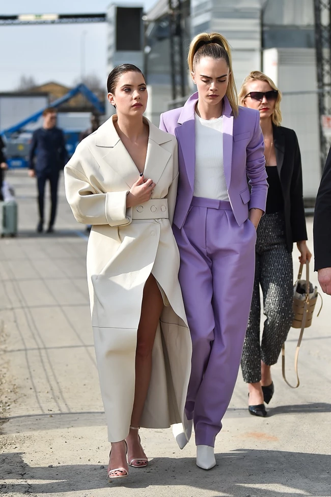 Η Cara Delevingne και η Ashley Benson είναι το πιο καλοντυμένο ζευγάρι στην Εβδομάδα Μόδας του Μιλάνου