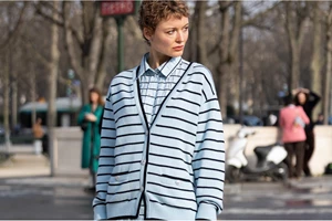 Οι πιο ωραίες μπλούζες της άνοιξης έχουν αυτό το σχέδιο