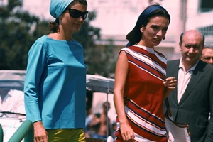 Royal Summer Style | Πώς να ντυθείτε σαν "βασίλισσα" στις διακοπές σας