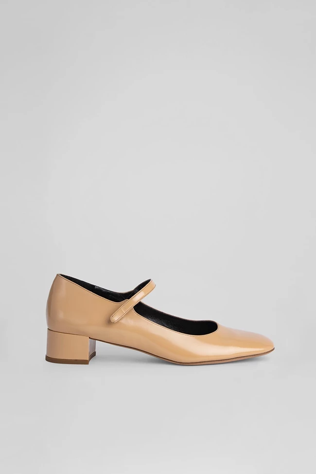 Cream δερμάτινες Mary Janes, By Far.