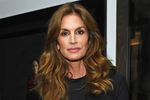 Philippine Leroy-Beaulieu | Η "έξυπνη" αλλαγή στα μαλλιά της που χάρισε φως στο πρόσωπό της