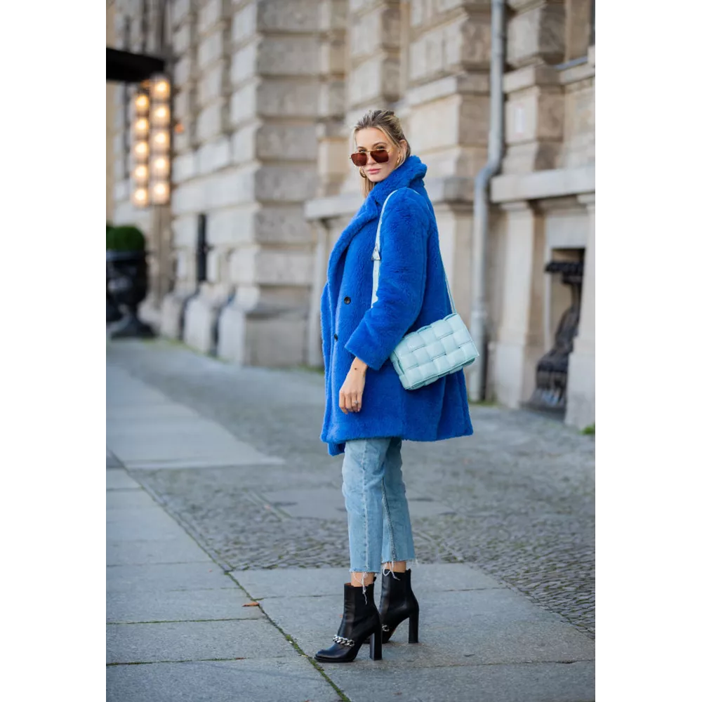 Ankle boots με cropped jeans