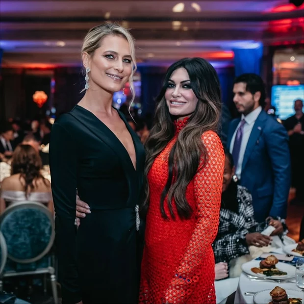 Τατιάνα Μπλάτνικ | Με τολμηρό Victoria Beckham φόρεμα δίπλα στην Kimberly Guilfoyle