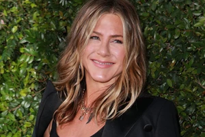 Η Jennifer Aniston έκανε την πιο κολακευτική αλλαγή στα μαλλιά της