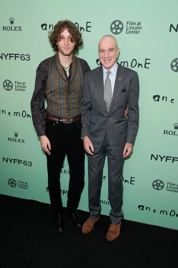 Daniel - Day Lewis | Σπάνια red carpet εμφάνιση με τον 27χρονο γιο του, λίγο πριν βρεθούν στην Αθήνα