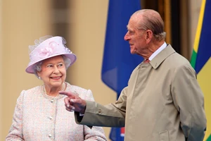 Ο πρίγκιπας Φίλιππος επέστρεψε στα βασιλικά του καθήκοντα