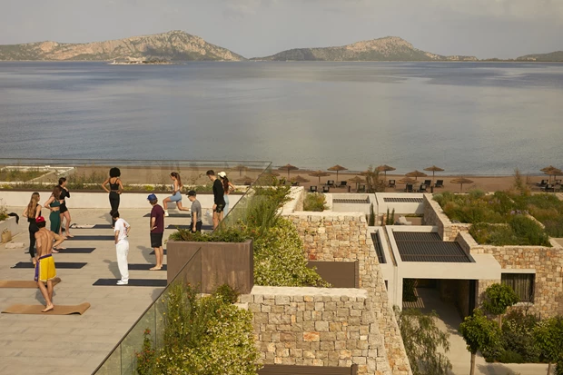 W Costa Navarino