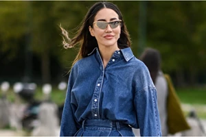 Πώς θα φορέσετε ένα denim jacket με επίκαιρο τρόπο