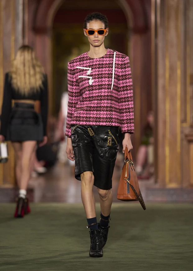 Η ποπ πολυτέλεια της Louis Vuitton Cruise 2027