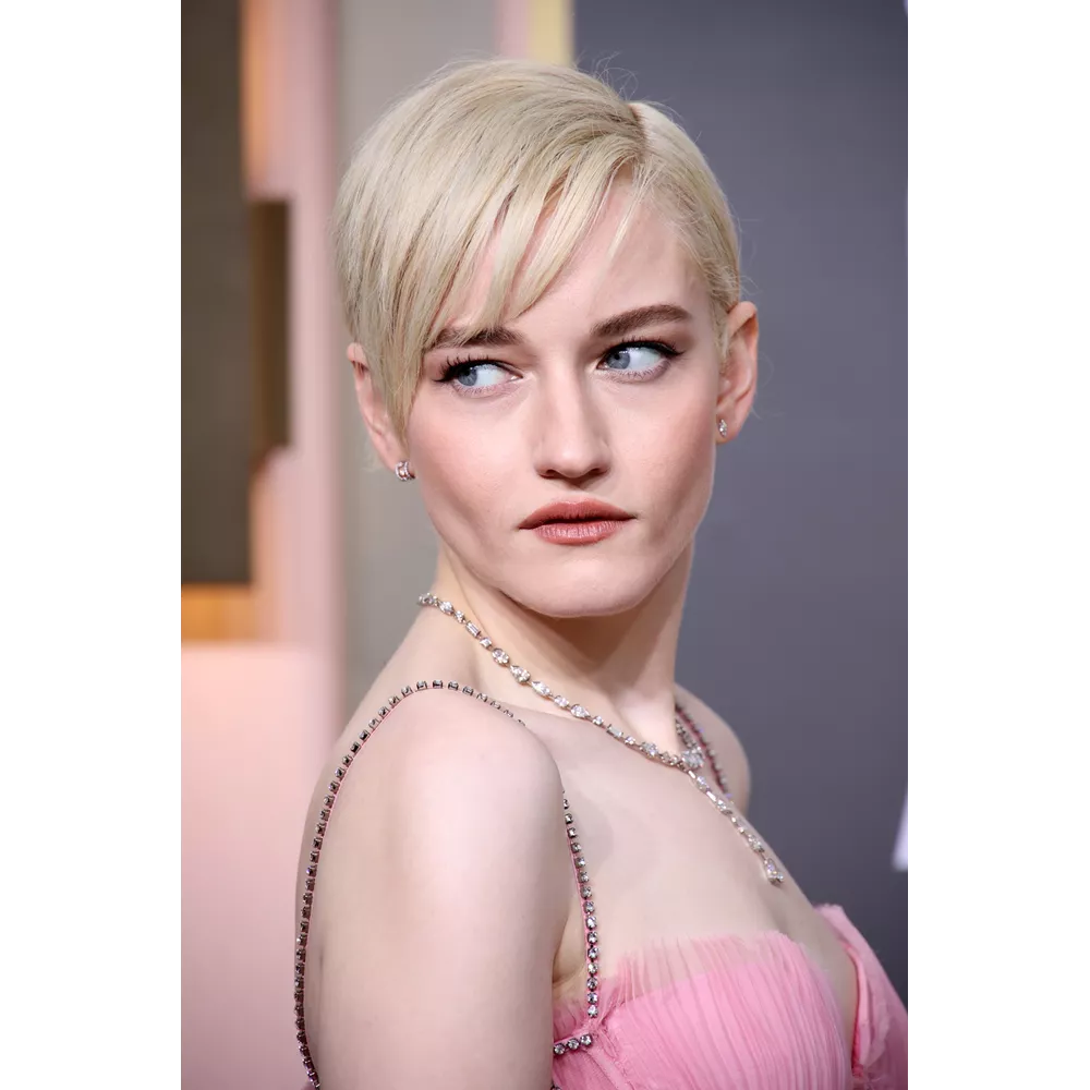 Julia Garner