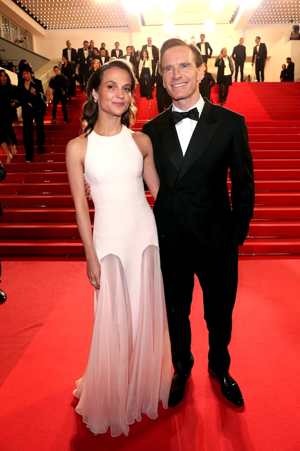 Κάννες 2026: Ο Michael Fassbender και η Alicia Vikander στο κόκκινο χαλί της πρεμιέρας του Hope