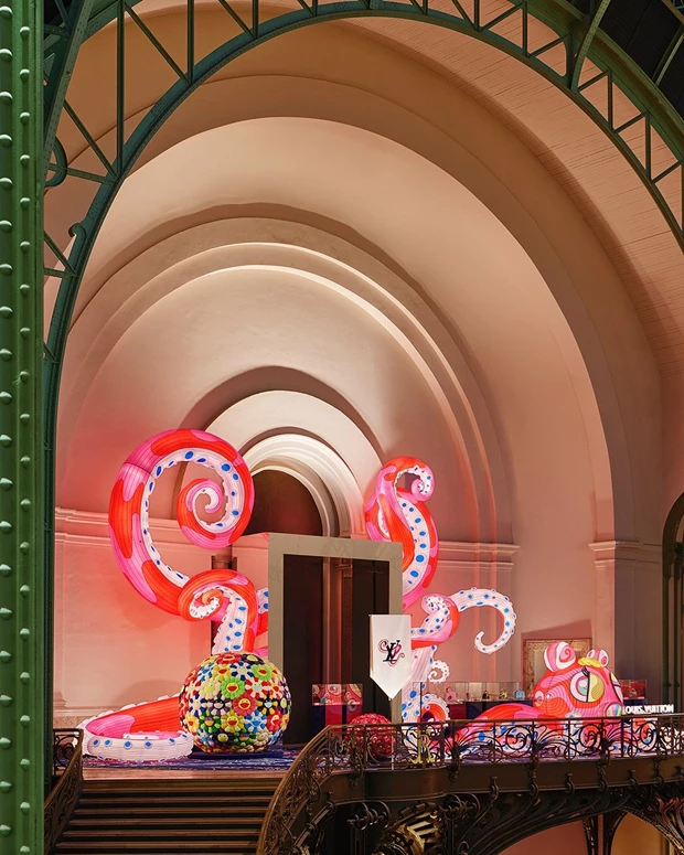 Το pop σύμπαν του Takashi Murakami και του οίκου Louis Vuitton στην Art Basel 2025