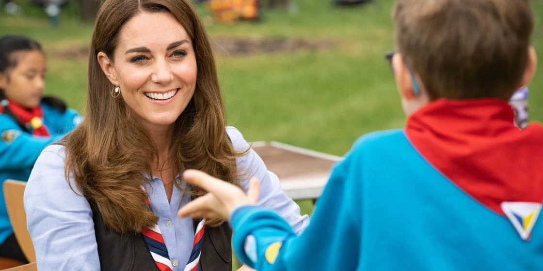 Η Kate Middleton επέστρεψε στο παλάτι του Buckingham φορώντας ένα υπέροχο Emilia Wickstead φόρεμα