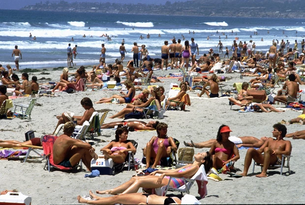 "Αυτή είναι η χρονική περίοδος που απαγορεύεται να κολυμπάτε στην παραλία" λένε οι γιατροί