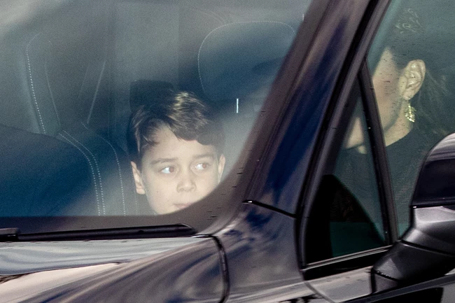 Kate Middleton – Πρίγκιπας William | Με τα τρία τους παιδιά στη λειτουργία των Χριστουγέννων