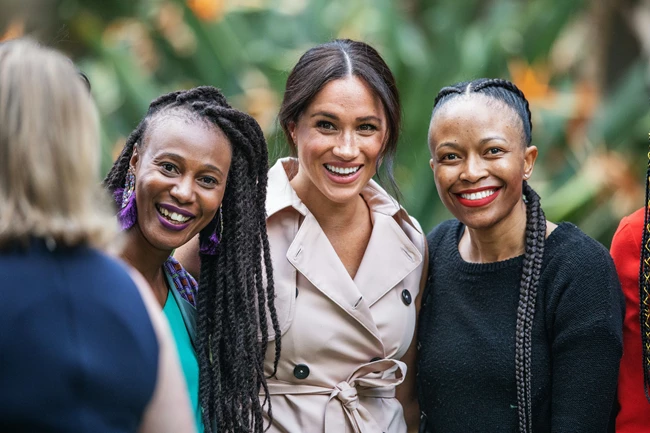 Τα 6 basic κομμάτια που η Meghan Markle ανακυκλώνει στις εμφανίσεις της