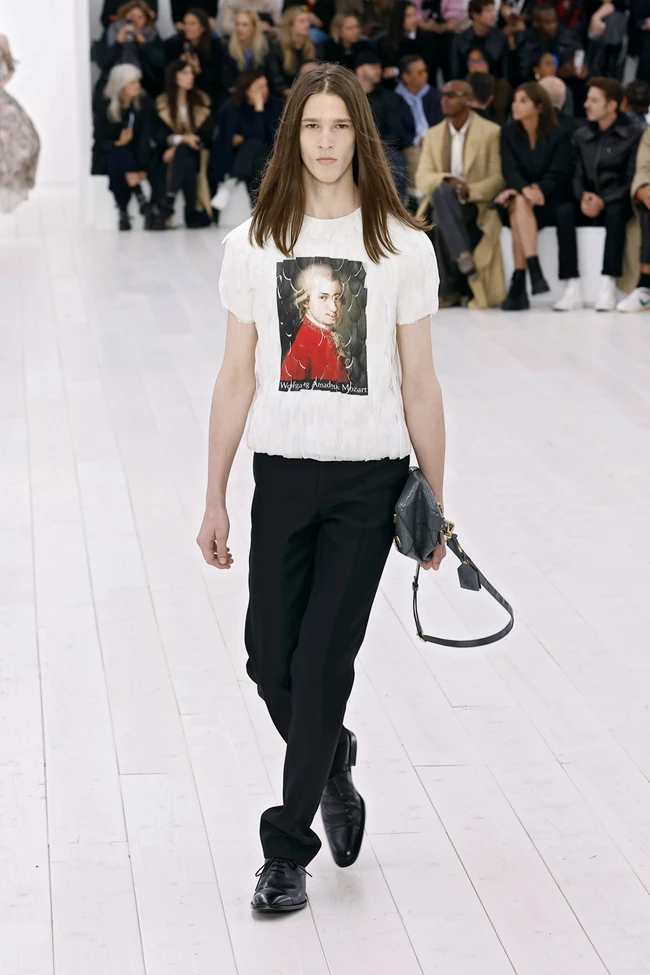 Loewe SS25
