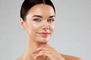 Τα 5 καλύτερα συσφιγκτικά έλαια σώματος για μια πιο σφριγηλή επιδερμίδα