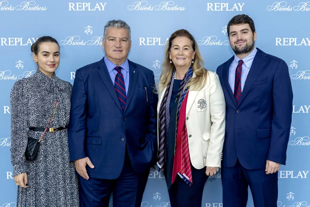 0037B  BROOKS BROTHERS και REPLAY