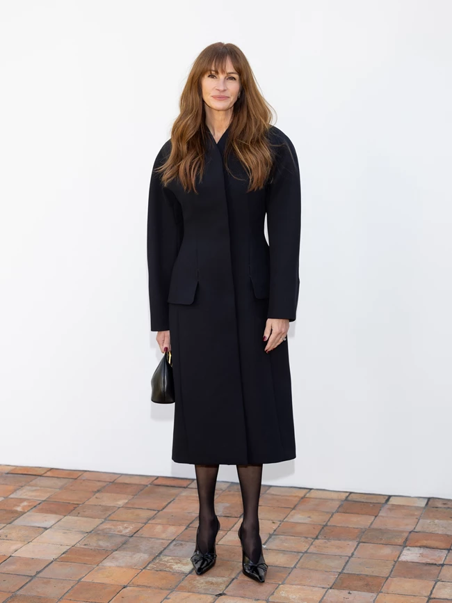 Julia Roberts | Στη front row της νέας επίδειξης του Jacquemus