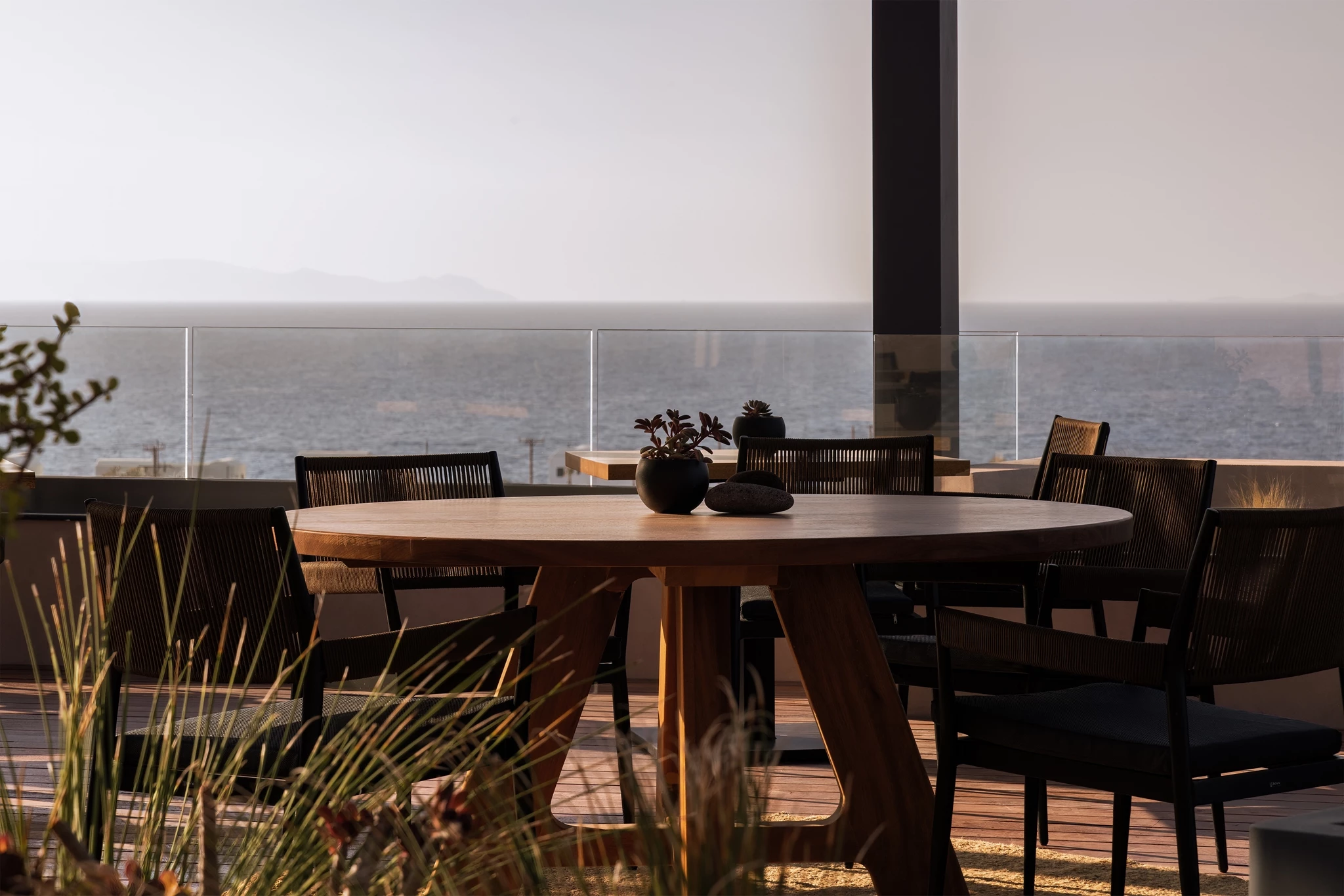 Eat Chic | Το Maitr & Margarita δίνει γεύση στο Domes Novos Santorini και το φετινό μας καλοκαίρι