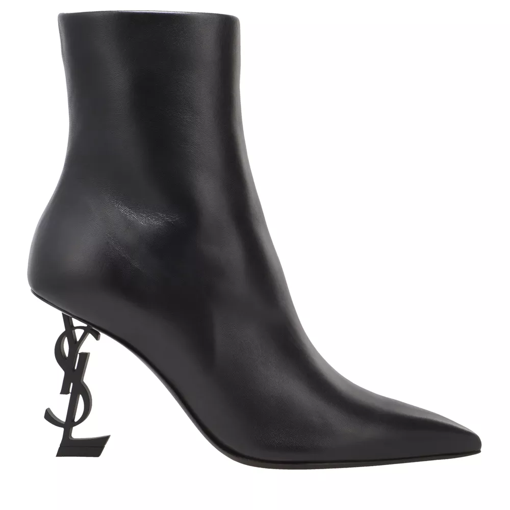 Οι μπότες με sculptural heel