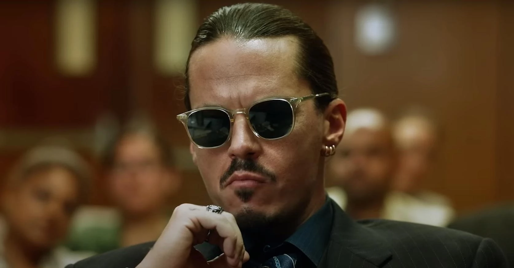 Helena Bonham Carter |  Πήρε ξεκάθαρη θέση για τον Johnny Depp μετά την δίκη με την Amber Heard