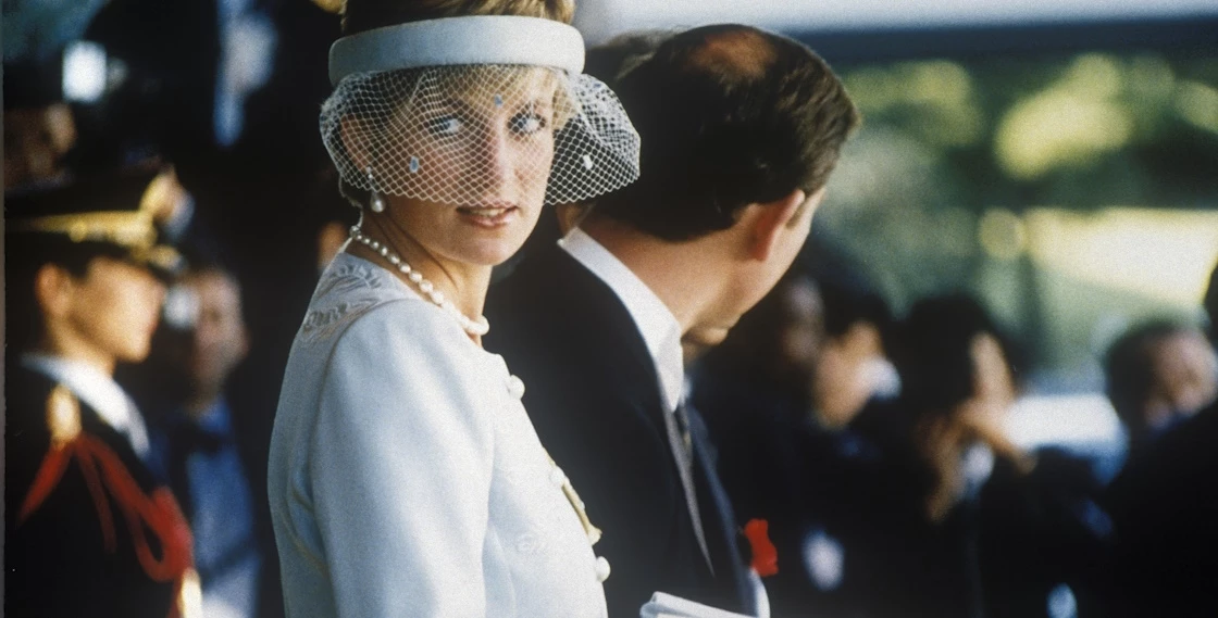 Aπό πρώην κυρία Douglas, κόμισσα του Dartmouth! Φωτογραφίες από τον γάμο της Diandra με τον ετεροθαλή αδελφό της Lady Di