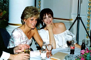 Η Kristen Stewart πρόκειται να υποδυθεί την πριγκίπισσα Diana