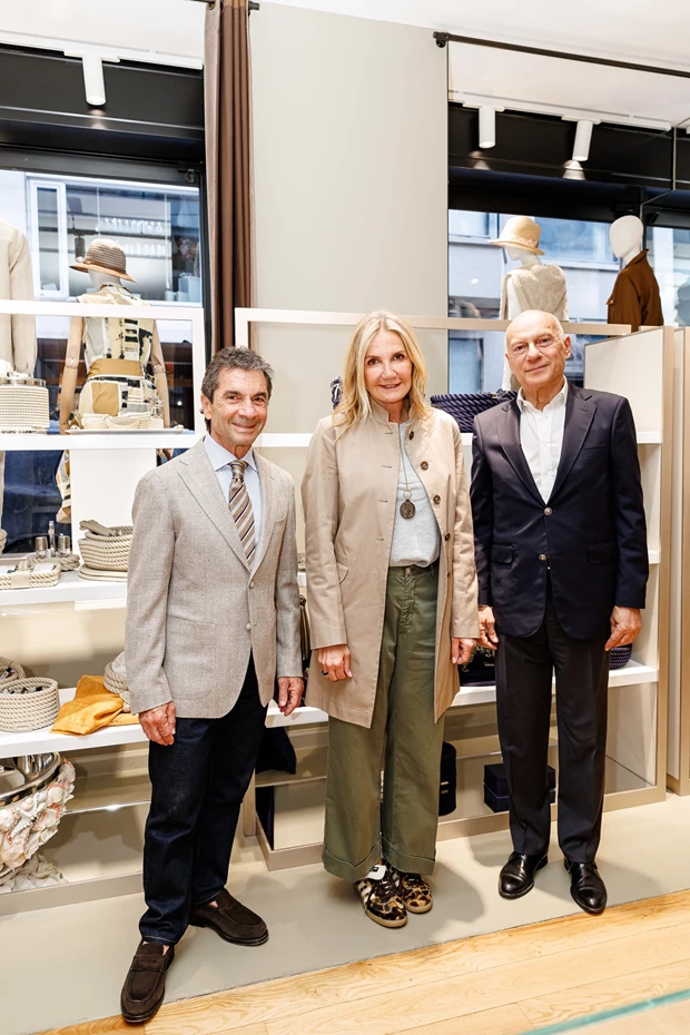 Cem Hakko, Μαρέβα Γκραμπόφσκι - Μητσοτάκη, Jeff Hakko