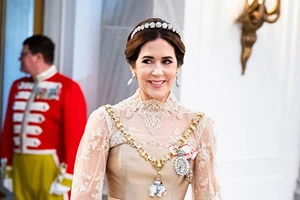 Isabella της Δανίας | Με μητέρα τη βασίλισσα Mary και νονά την Αλεξία Ντε Γκρες καλείται να πάρει μια μεγάλη απόφαση το 2026