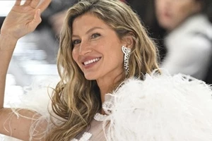 Η Gisele Bündchen μοιράστηκε σπάνια φωτογραφία με τον 7 μηνών γιο της
