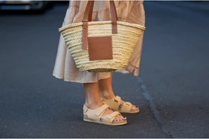 Τα looks που επιλέγουν για την παραλία οι γυναίκες άνω των 50